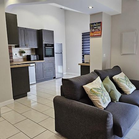 Agreable Logement Avec Terrasse Saint-Victoret エクステリア 写真