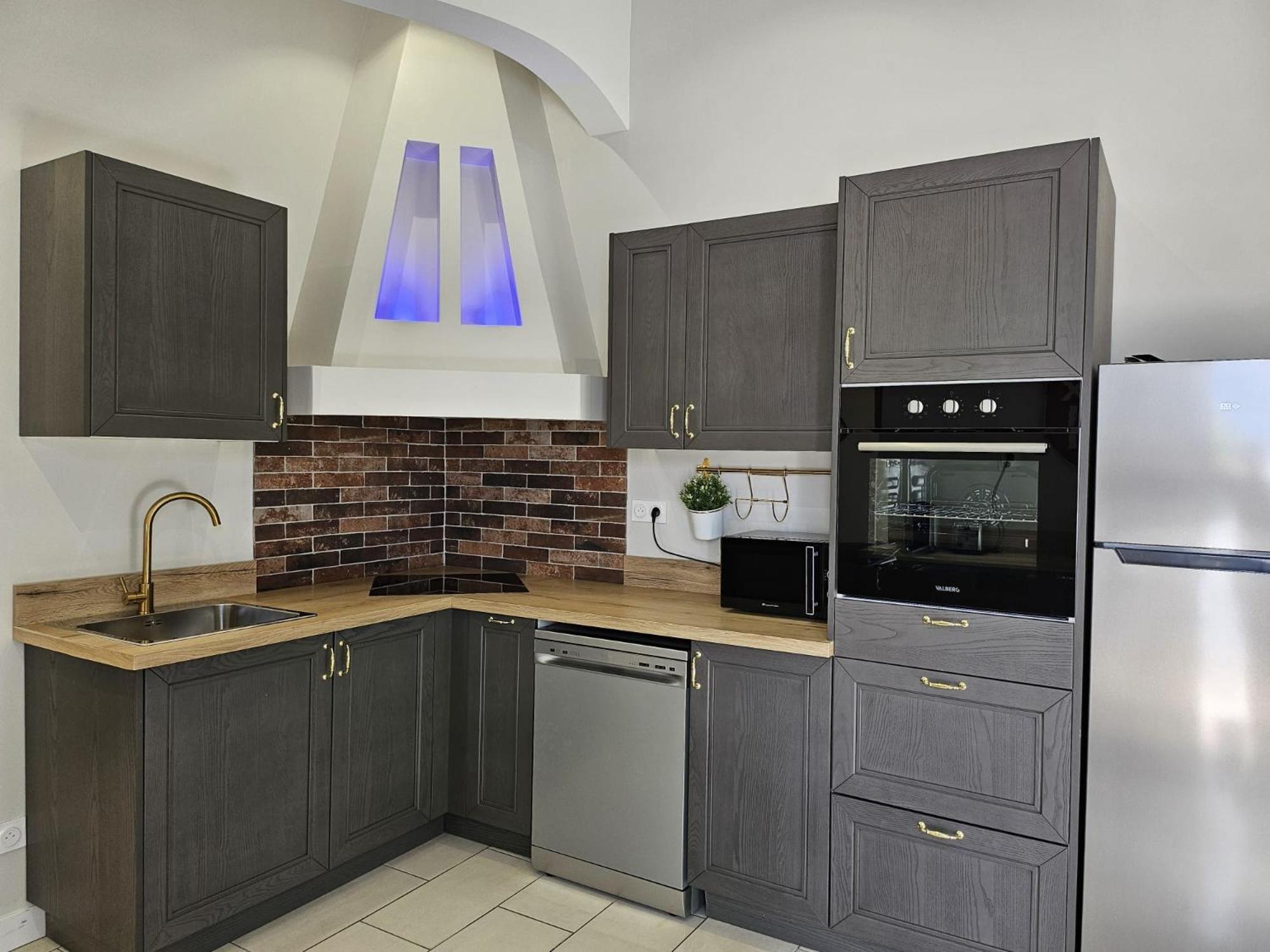 Agreable Logement Avec Terrasse Saint-Victoret エクステリア 写真